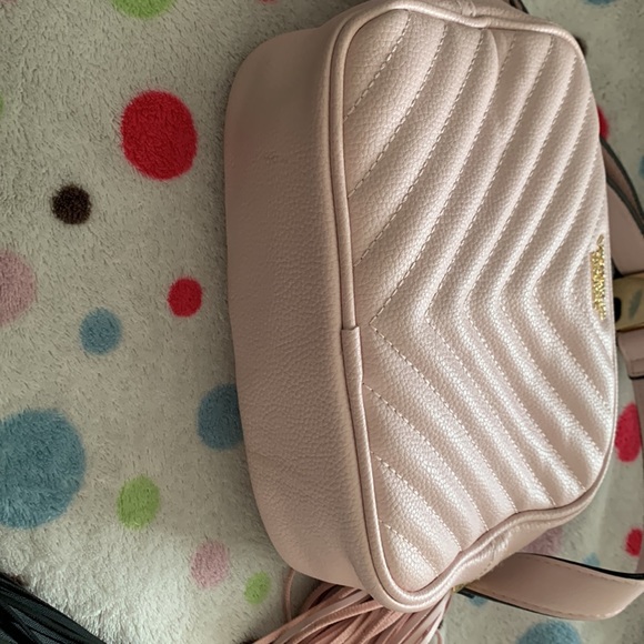 Victoria Secret soft quilted faux leather Fanny packs - Picture 6 of 14